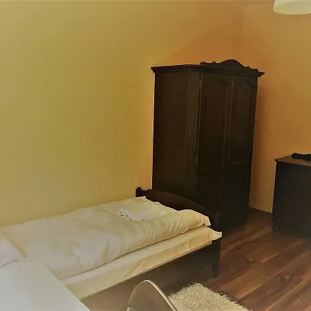 Apartament Dobry Najem 13 *